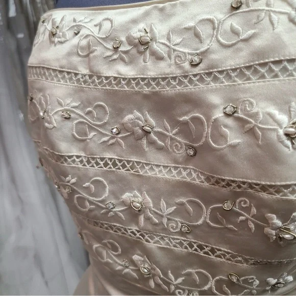 100% Silk Ivory/Champagne Wedding Gown - Picture 3 of 6